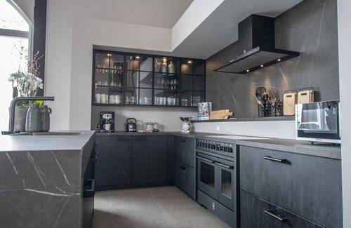 Lage Zwaluwe Casa | very luxurious group accommodation with en-suite rooms
