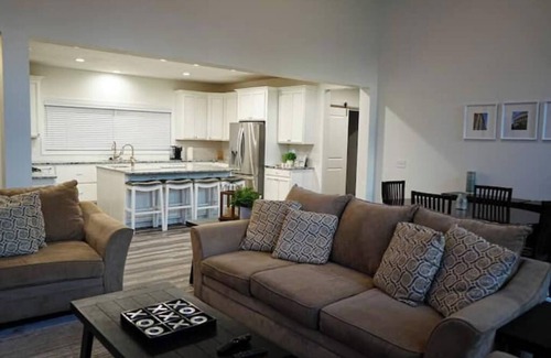 Canton Casa | Very Nice 4-bedroom house with AC and WiFi in fabulous Canton