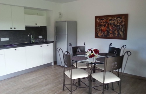 Le Dramont Apartamento | Muy bonito apartamento, vista al mar, frente a la playa.