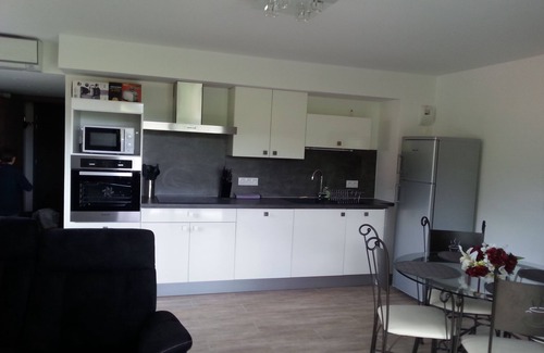Le Dramont Apartamento | Muy bonito apartamento, vista al mar, frente a la playa.