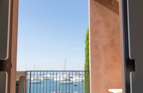 Porquerolles Apartamento | Muy bonito apartamento en Porquerolles, gran terraza con unas vistas impresionantes
