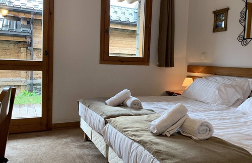 Les Almes Chalet De Esquí | Hermosa casa de campo en las montañas, 6 personas