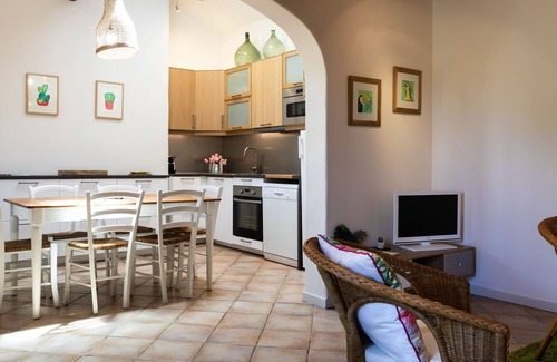Grans Casa | VERY NICE PROVENÇAL HOUSE 6 people countryside garden swimmingpool play area SPA