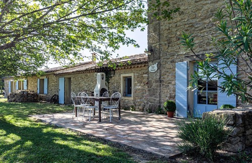 Grans Casa | VERY NICE PROVENÇAL HOUSE 6 people countryside garden swimmingpool play area SPA