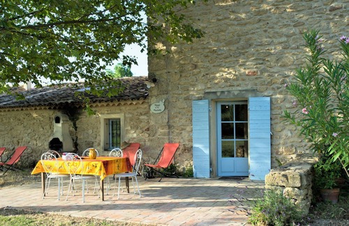 Grans Casa | VERY NICE PROVENÇAL HOUSE 6 people countryside garden swimmingpool play area SPA