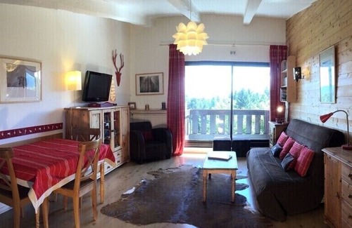 Pyrenees 2000 Apartamento | Alquilo apartamento de deportes de invierno, cómodo, orientado al sur, cerca de tiendas.