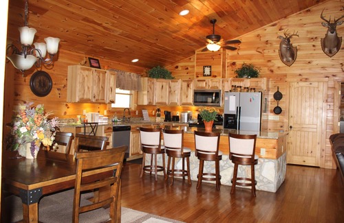 Marshall Cabina | Very Private 4 Bedroom 3 Bath Cabin on 24 acres