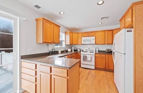 Chester Casa | Very Private Large Home on 22 Acres with Outdoor Kitchen