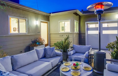 La Playa Casa | Very Private Wooded Area Gem: Sleeps 6 Near Bay and Beach! GYM AND OFFICE!