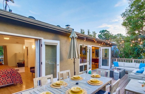 La Playa Casa | Very Private Wooded Area Gem: Sleeps 6 Near Bay and Beach! GYM AND OFFICE!