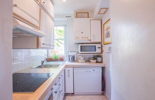 Auteuil Apartamento | Very quiet and spacious with birds lovely singing in a green yard-Paris Auteuil
