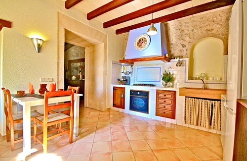 Petra Casa | Excelente casa en Petra, visión panorámica de la piscina, drenajes locales