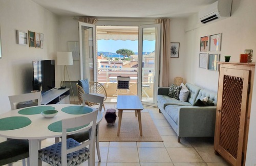 Sainte-Maxime City Centre Apartamento | Muy raro, renovado apartamento t3 con gran balcón # VISTA AL MAR # centro