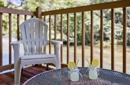 Sevierville Casa | Very Secluded Breathtaking Riverfront, Game Room
