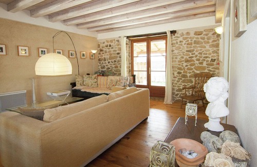 Roussines Cabaña | Muy espaciosa casa en una propiedad con una piscina climatizada.
