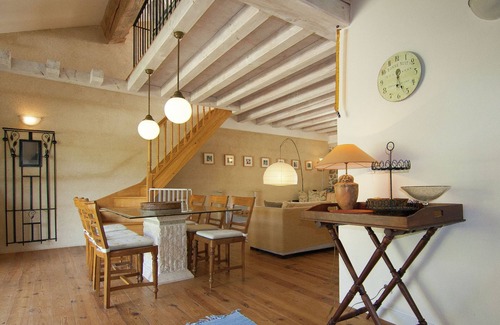 Roussines Cabaña | Muy espaciosa casa en una propiedad con una piscina climatizada.