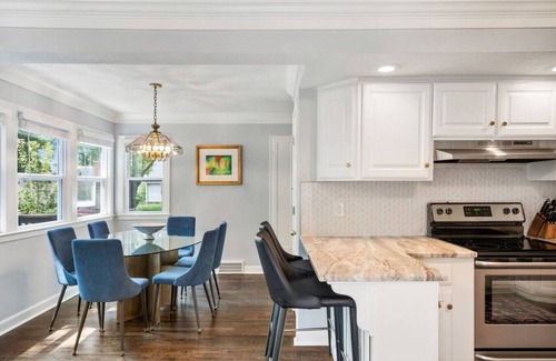 Mission Casa | Very Spacious! Game Room, Swing Set, Deck, Yard, Outdoor Fun + Sleeps 16
