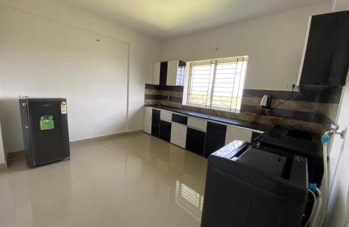 Kumbalam Apartamento | Veu Ragamalika Apartment with Fully Equipped Kitchen, Balcony & Caretaker