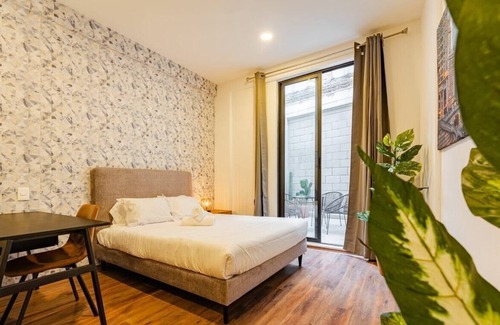Doctores Apartamento | VH | Loft C/ Increíble Ubicación + Patio Privado and Estacionamiento | 68