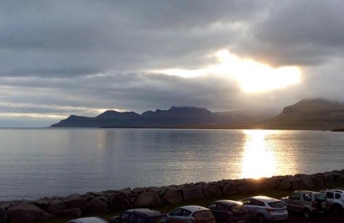 Olafsvik Casa | Við Hafið Guesthouse