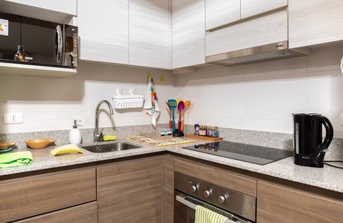 Vina del Mar Apartamento | Viña Retreat - 2BR W / Pool, Wifi & Parking