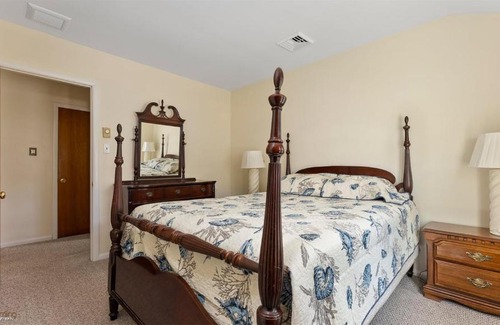 Villas Casa | VI121 Edna Avenue