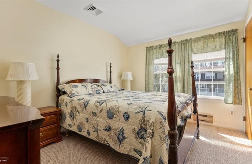 Villas Casa | VI121 Edna Avenue
