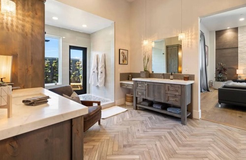 Cool Casa | Vibes like never before in this 150-acre Mountain Modern NorCal Oasis.