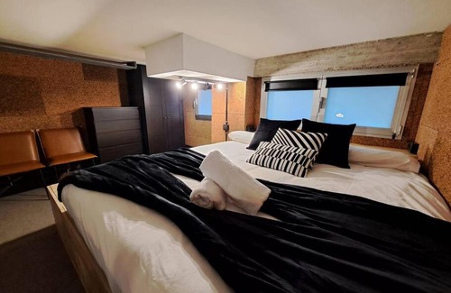 La Coruna Apartamento | VibesCoruña - Loft Industrial Comercio