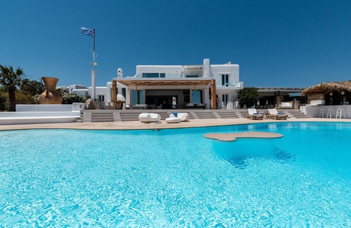 Kalafatis Villa | Vibhu Estate 10 Dormitorios y Suites