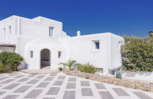 Kalafatis Villa | Vibhu Estate 10 Dormitorios y Suites