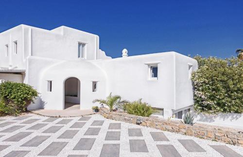 Kalafatis Villa | Vibhu Estate 14 Suites and Bedrooms