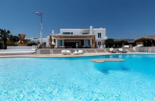 Kalafatis Villa | Vibhu Estate 7 Suites