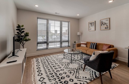 Fairview Apartamento | Vibrant 1bd/1ba Apt + Gym & Rooftop - Near Marist