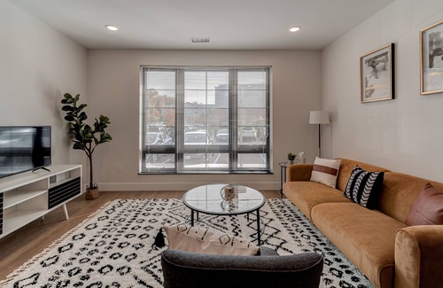 Fairview Apartamento | Vibrant 1bd/1ba Apt + Gym & Rooftop - Near Marist