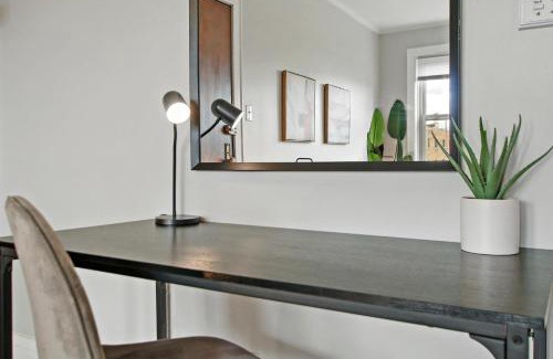 Irving Park Apartamento | Vibrant 1BR Apartment close to Dining - Cullom B3