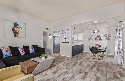 South Scottsdale Condominio | Vibrant 1BR Condo w/Patio, Pool, & Parking