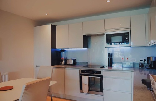 Thamesfield Apartamento | Vibrant 2-bedroom apartment in London