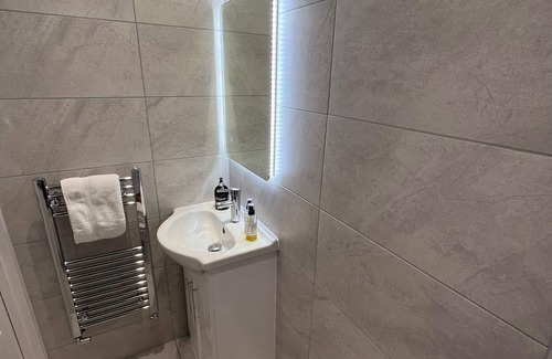 London City Centre Apartamento | Vibrant 3Bedroom/2Bathroom Pet Friendly Flat with Aircondition and WiFi