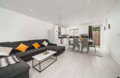 Northumberland Park Casa | Vibrant 3br in Tottenham free parking on request
