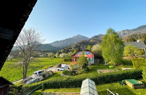 Preddvor Apartamento | Vibrant and Charming Apartment with Balcony and Mountain View - Two Bedroom Apartment with Balcony and Mountain View