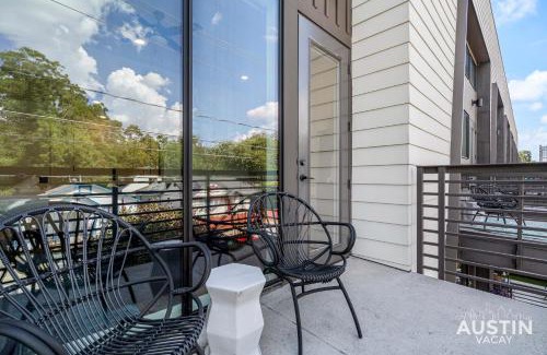 East Cesar Chavez Apartamento | Vibrant Austin Studio Balcony plus Parking and Wi-Fi