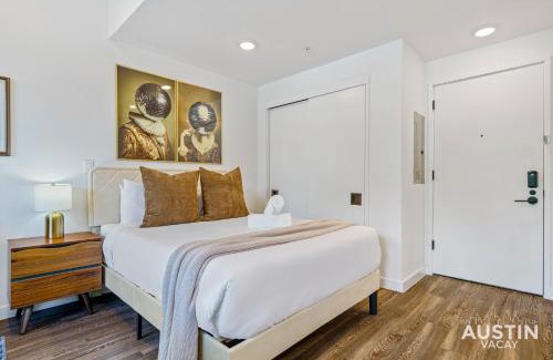East Cesar Chavez Apartamento | Vibrant Austin Studio Balcony plus Parking and Wi-Fi