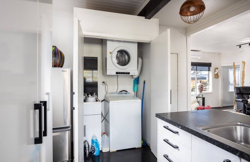 New Plymouth Casa | “Vibrant Brooklands”