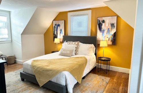 Brockton Apartamento | Vibrant City Home 4BD 2BA