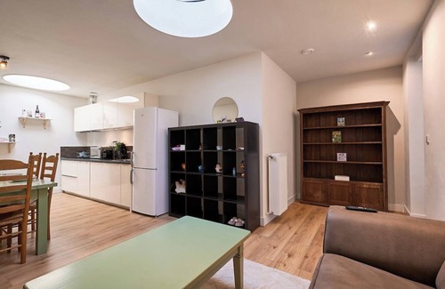 Stratum Apartamento | Vibrant Eindhoven Retreat in Stratum