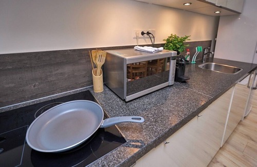 Stratum Apartamento | Vibrant Eindhoven Retreat in Stratum