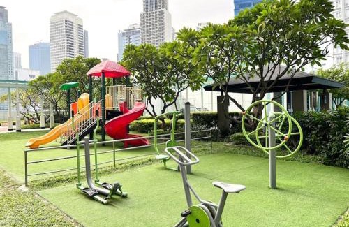 Bel-Air Apartamento | Vibrant Jazz Makati unit 2102 with balcony