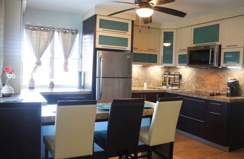 El Combate Apartamento | Vibrant Location, Pool and Beach Hits