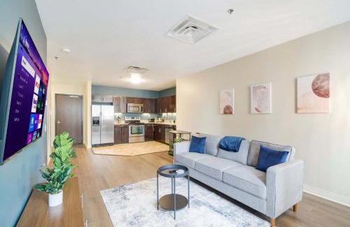 Downtown Pittsburgh Apartamento | Vibrant Luxury PRIME LOCATION 24-7 Gym Lounge Roku WiFi